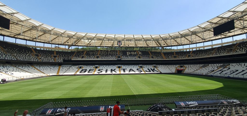 L'intérieur du Stade de Beşiktaş à Istanbul